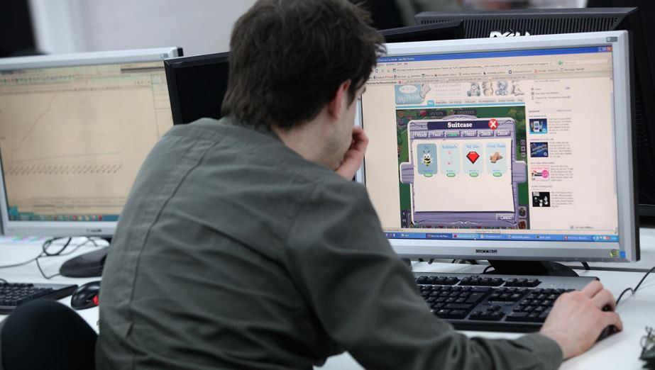 Oturarak çalışanları bekleyen büyük tehlike!