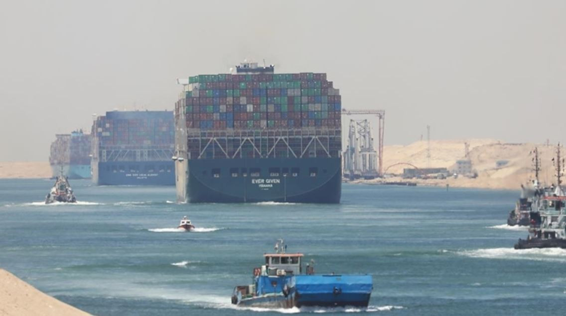 Süveyş Kanalı geçişleri zamlandı