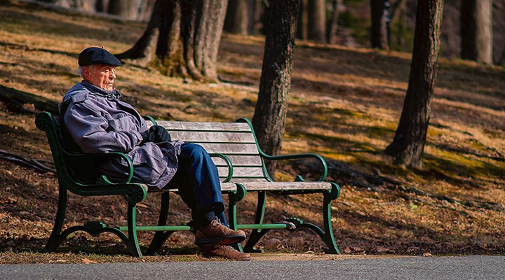Yaşlılıkta en önemli sorun yalnızlık! Fiziksel sağlığı da etkiliyor