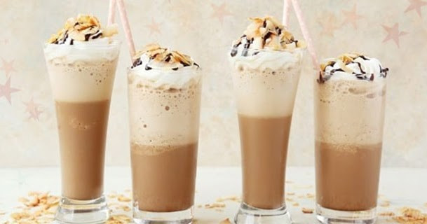 Kahve bağımlılarının vazgeçemediği bir içecek: “Evde frappe tarifi”