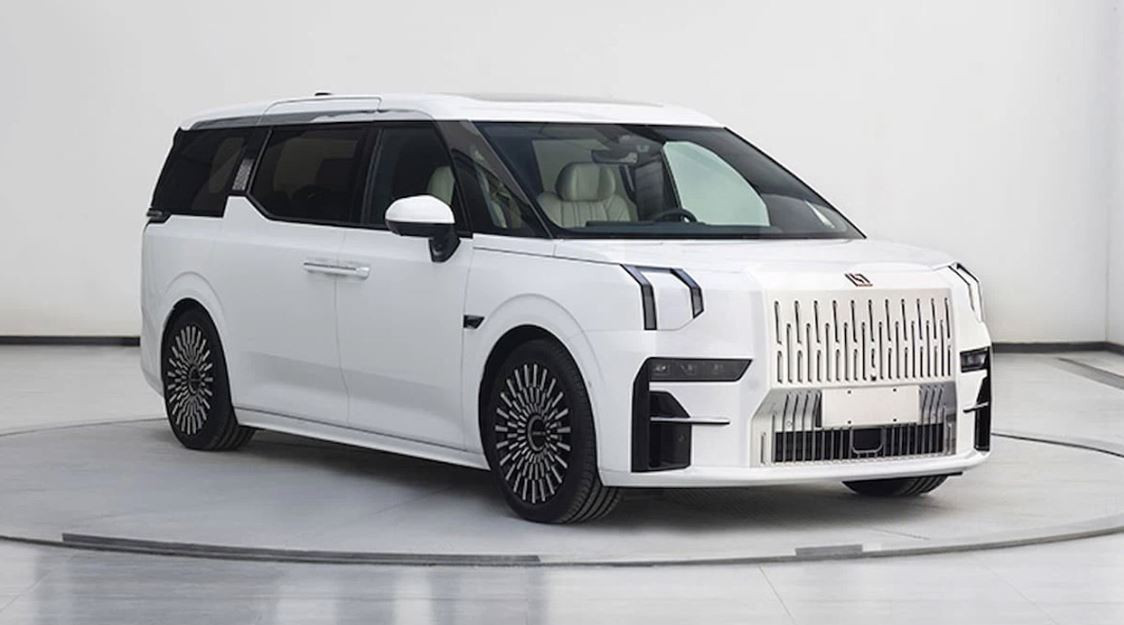 Volvo'nun ilk minivanı ile ilgili detaylar ortaya çıktı! İşte geniş ailelerin seveceği Volvo EM90
