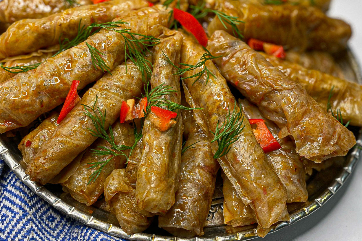 Tadına doyulmayan beyaz lahana sarması tarifi! 