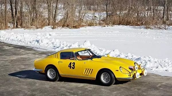 Nadir bulunan 1970 model Ferrari pert oldu! Kazanın bedeli…