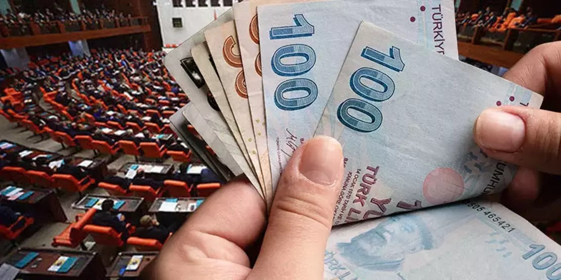 Emekliye ödenecek olan ikramiye TBMM’de kabul edildi! İşte detaylar!