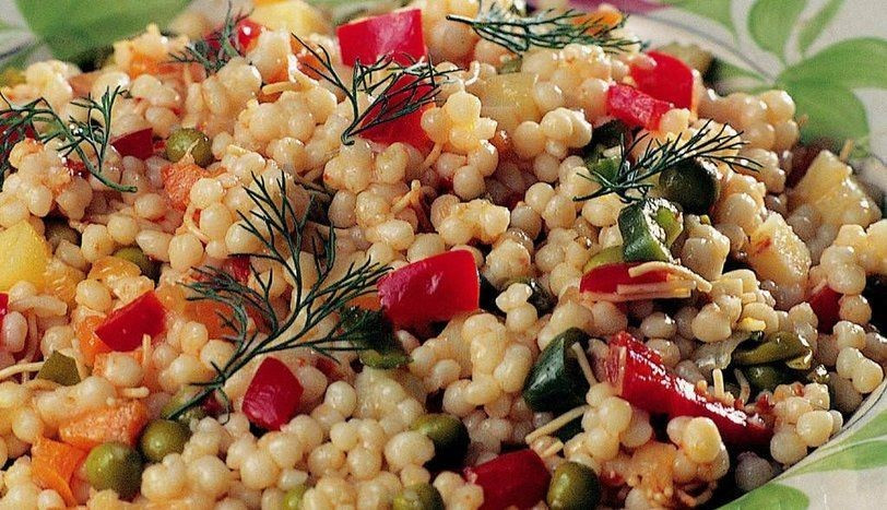 Salata tarifi arıyorsanız yepyeni bir salata ile karşınızdayız: “Sebzeli kuskus salatası” tarifi…