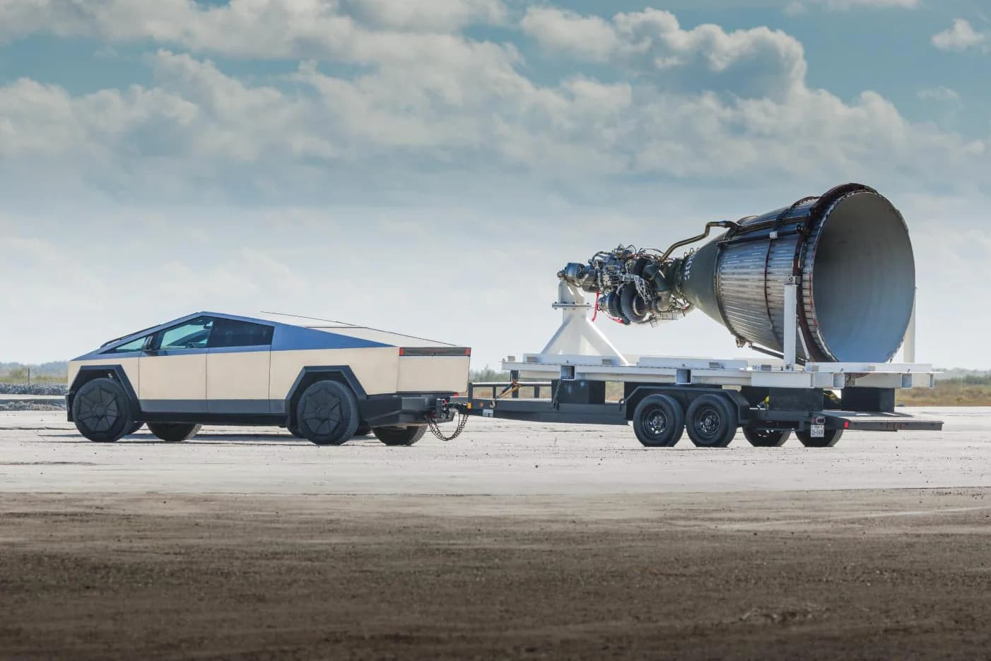 Tesla Cybertruck'ın SpaceX roketi çektiği görüntüler viral oldu! (Video)