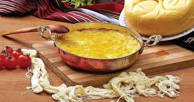 Karadeniz’in vazgeçilmez yemeği mıhlama nasıl yapılır? Evde mis gibi mıhlama yapmanın püf noktası…
