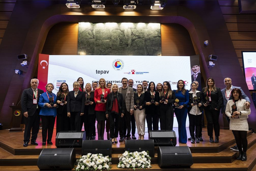Türkiye'nin Girişimci Kadın Gücü Yarışması'nda ödüller sahiplerine verildi