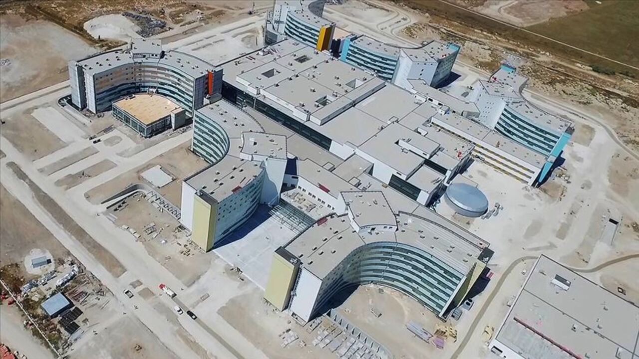 Şehir hastanelerine 81 ilde binlerce personel alımı yapılacak