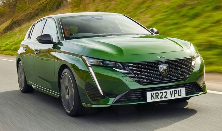 Peugeot Türkiye'ye '2023 Yılının Binek Otomobil Markası' ödülü verildi