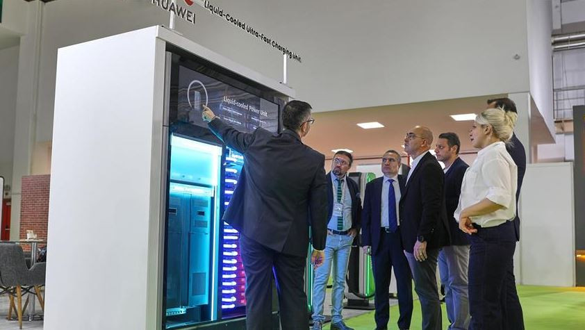 Huawei'den elektrikli araçlara hızlı şarj teknoljisi! FusionCharge tanıtıldı