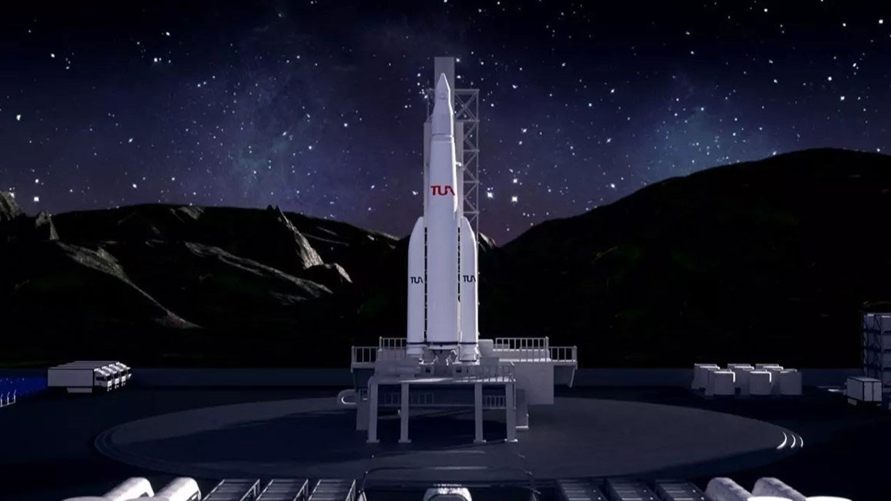 Türkiye'nin ilk uzay aracı Ay'a yolculuk edecek! İşte tarihi...