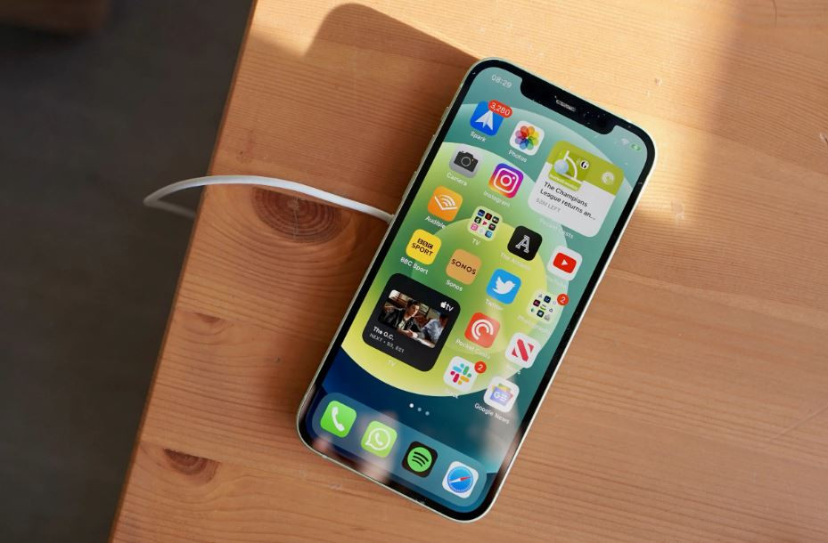 Apple'dan iPhone güncellemesini erteleme kararı