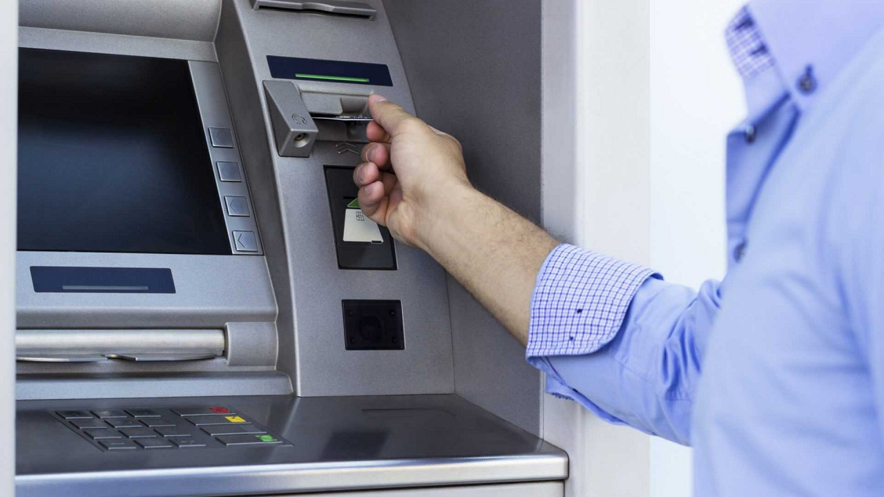 ATM dolandırıcıları yeni bir yöntem kullanıyor! QR kodla işlem yapanlar uyarıldı!
