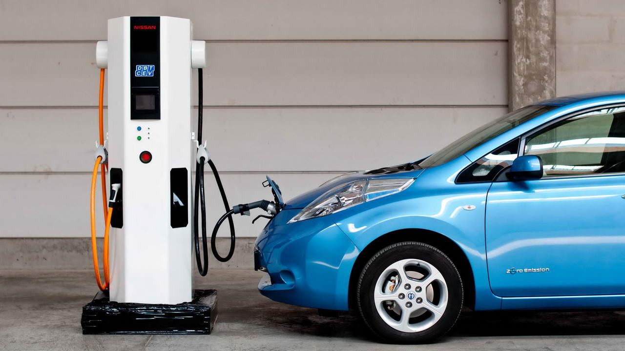 Fransa'da aylık 100 Euro'ya elektrikli araç kampanyası