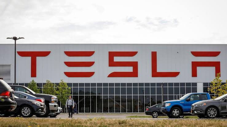 Tesla’da yeni işe başlayan bir kişi ne kadar maaş alıyor?