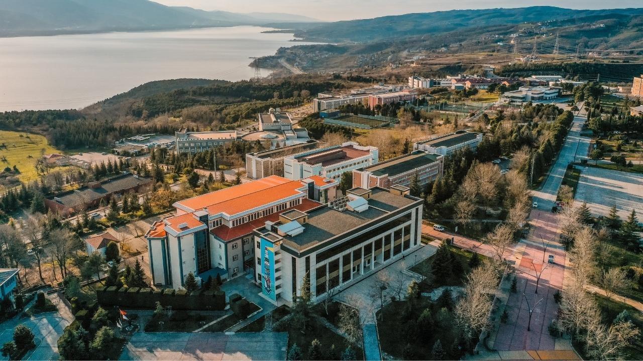 Sakarya Üniversitesi toplamda 25 öğretim görevlisi alımı gerçekleştirecek! 