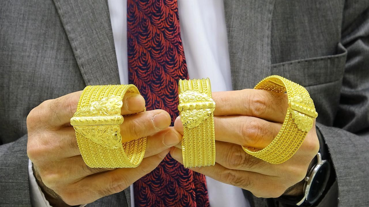 Altında tarihi zirveler yaşanırken uzmanlar yeni yılda tahminlerini açıkladılar!