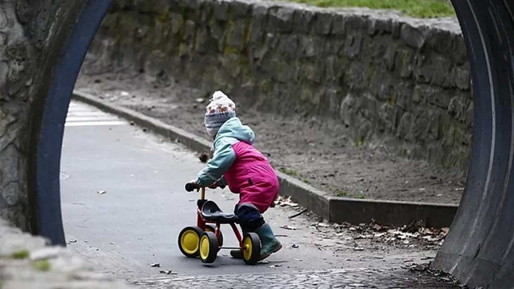 Depremde Ailelerini Kaybetmiş Çocuklara Koruyucu Aile Olmak