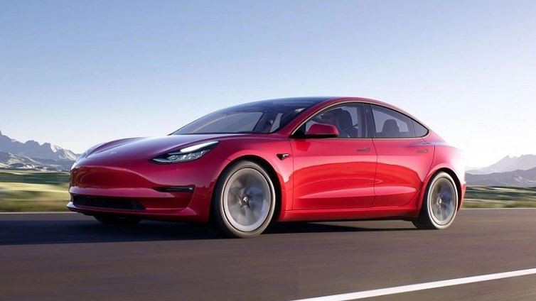 Yenilenen Tesla Model 3'ten ilk görüntü geldi!