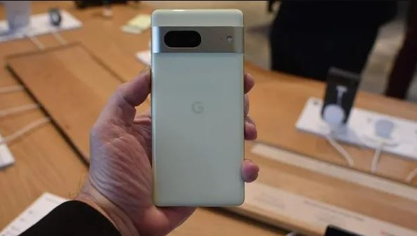 Google'ın uygun fiyatlı yeni telefonu beklenenden önce geliyor!
