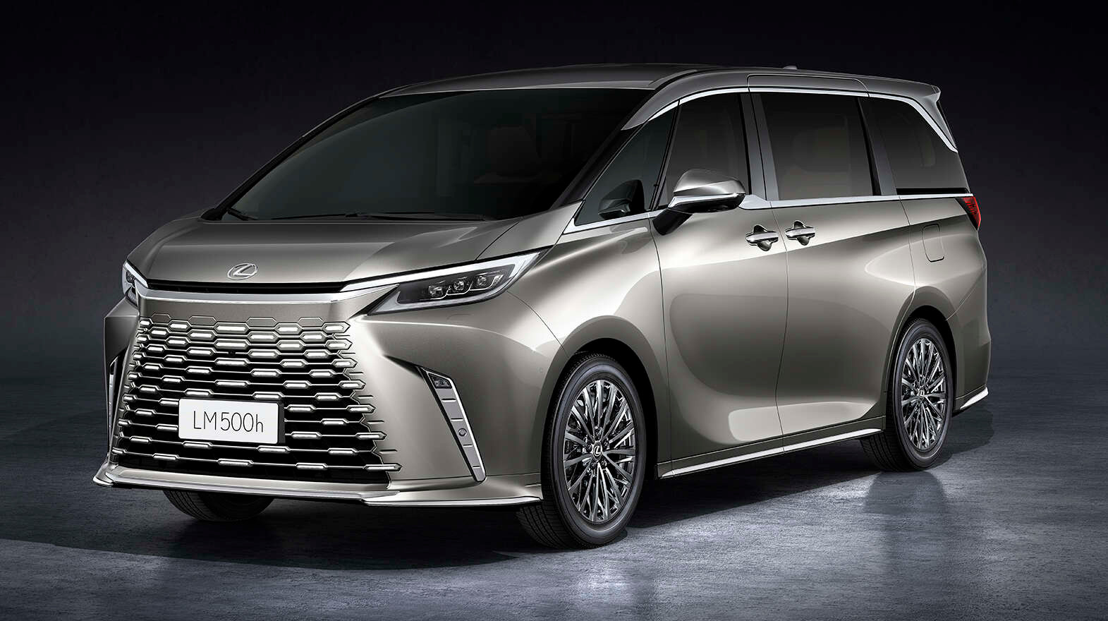 Lexus LM tanıtıldı! Türkiye’ye ne zaman gelecek?