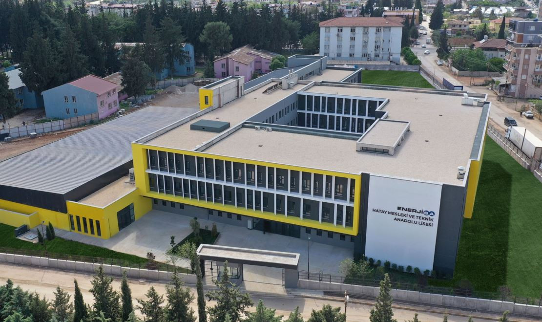 Sabancı Vakfı deprem bölgesinde ilk okulunu açtı: İki okul daha geliyor