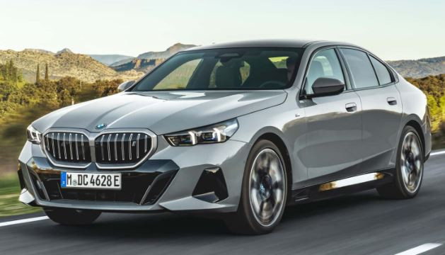 BMW 5 Serisi Türkiye'ye geliyor! Fiyatı ne kadar?