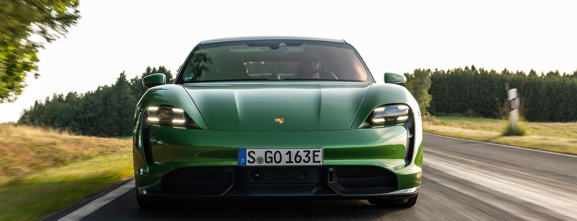 Porsche logosunu yeniledi: İşte yeni logo...