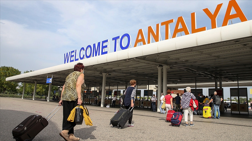 Antalya'da turist rekoru! 5 milyonu aştı