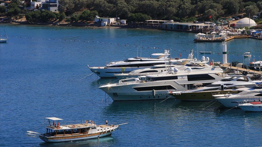Bodrum'da milyon dolarlık yatlar ağırlanıyor