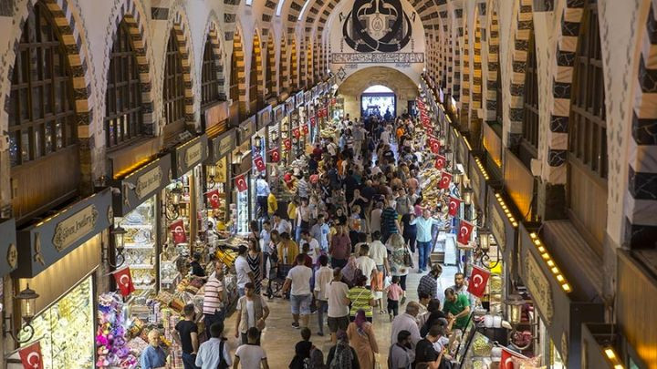 Bayram öncesi Mısır Çarşısı'nda alışveriş hareketliliği