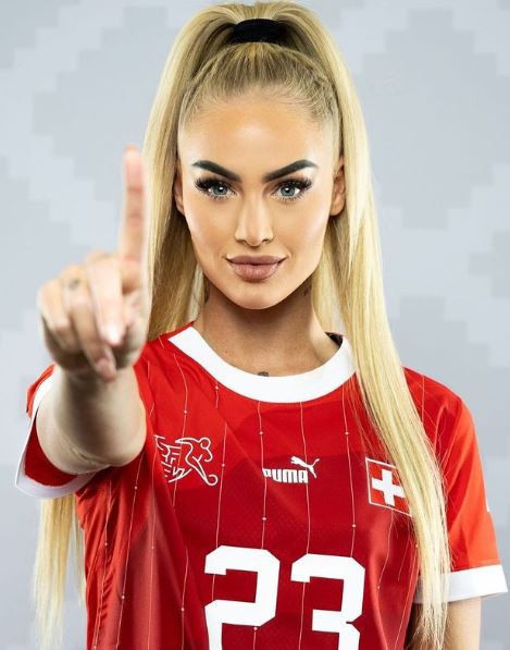 1-Alisha Lehmann
