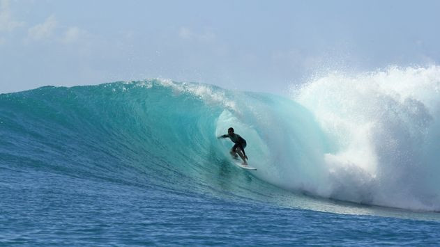 Serbest Sualtı Sörfü (Big Wave Surfing)