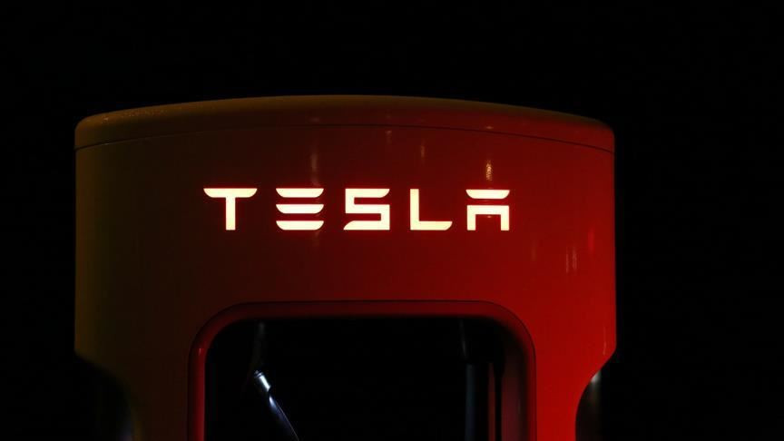Tesla'nın 280 bin aracı için soruşturma başlatıldı
