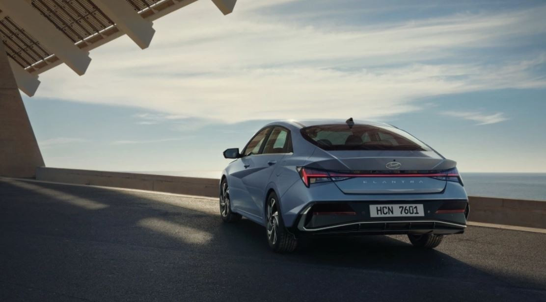 Yenilenen Hyundai Elantra Türkiye'de: İşte fiyatı...