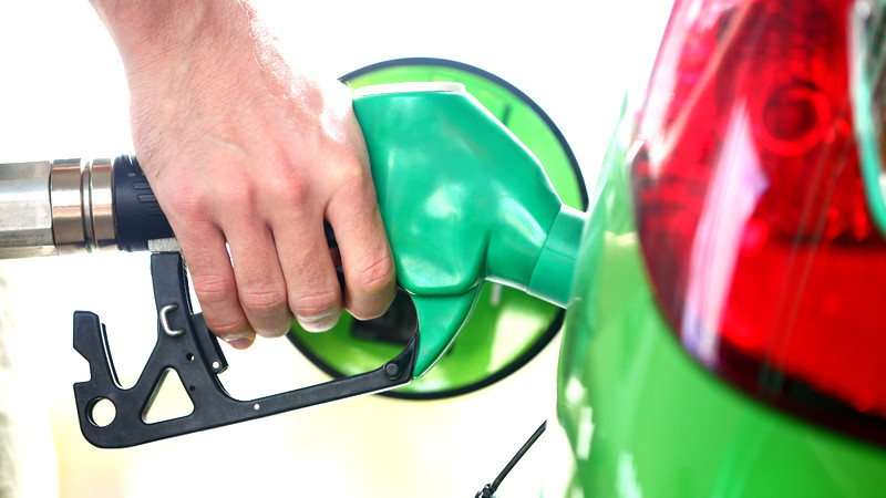 Benzine indirim yolda! Ne kadar olacak? 