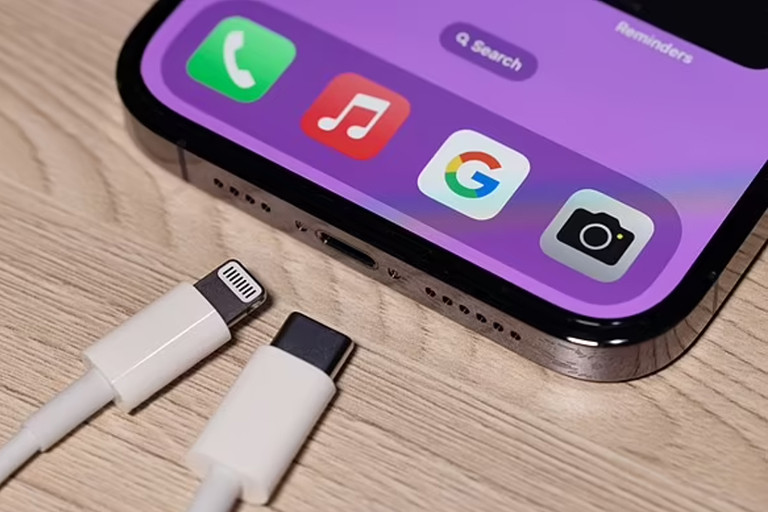 İphone kullananlar dikkat! iPhone'unuzu bozan yanlış USB-C şarjını kullanmayın!