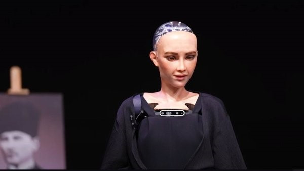 Robot Sophia'nın özellikleri neler? Sophia neler yapabiliyor? Kimdir? Nereli?