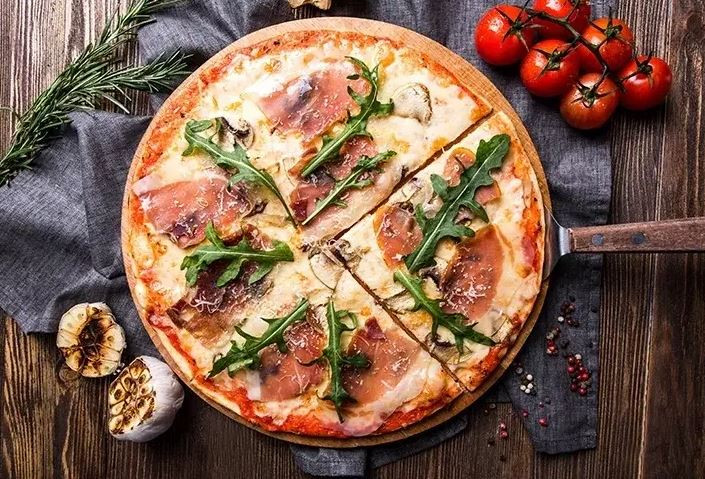 En lezzetli İtalyan pizza tarifi! İşte sırrı burada...