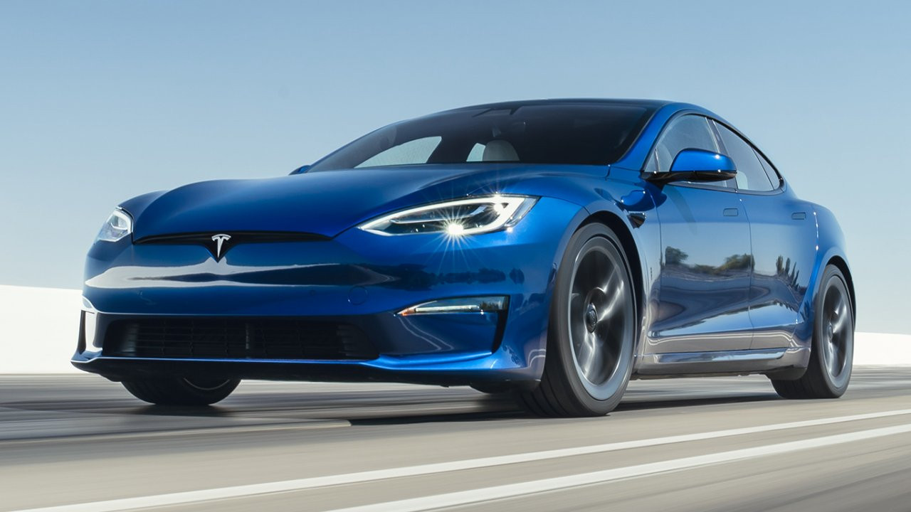 Tesla hız rekoru kırdı! İşte o görüntüler...