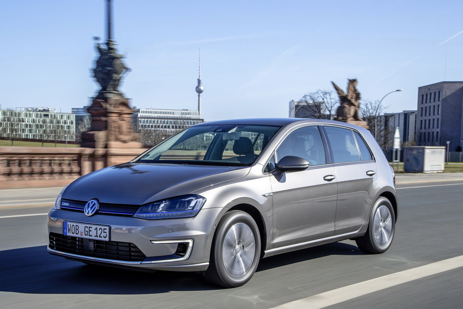 Volkswagen Golf, tamamen elektrikli olacağı tarihi duyurdu