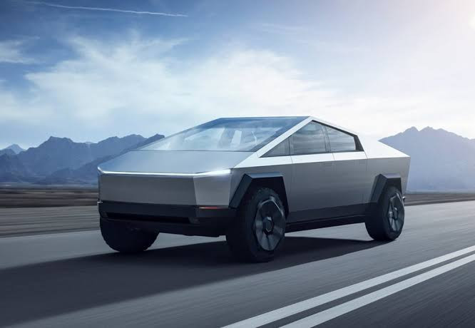 Musk'un vizyonu mu pazarın talebi mi? Tesla'nın ikonik pikabı Cybertruck yola çıkıyor