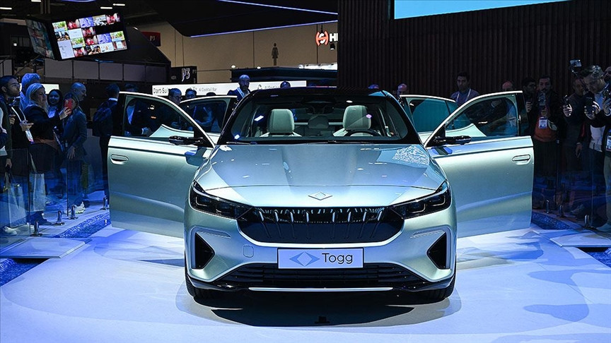 Togg'un yeni modeli T10F fastback tanıtıldı