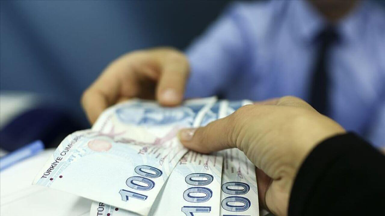 Emeklilere verilen zam meclisten geçti!