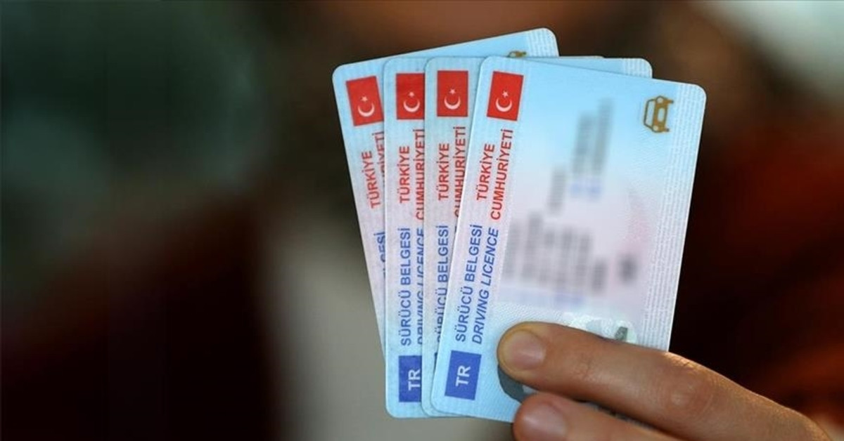 Sürücü Belgesi Yenileme Ücretlerinde Büyük Fark! İşlem Aynı İkisi Arasında 81 Kat Fark