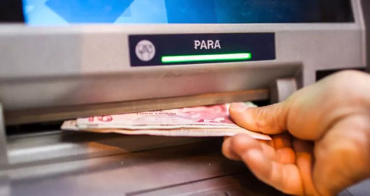ATM’lere Para Yetişmiyor! 100 liranın Altındaki Banknotları İse Pek Görülmüyor!