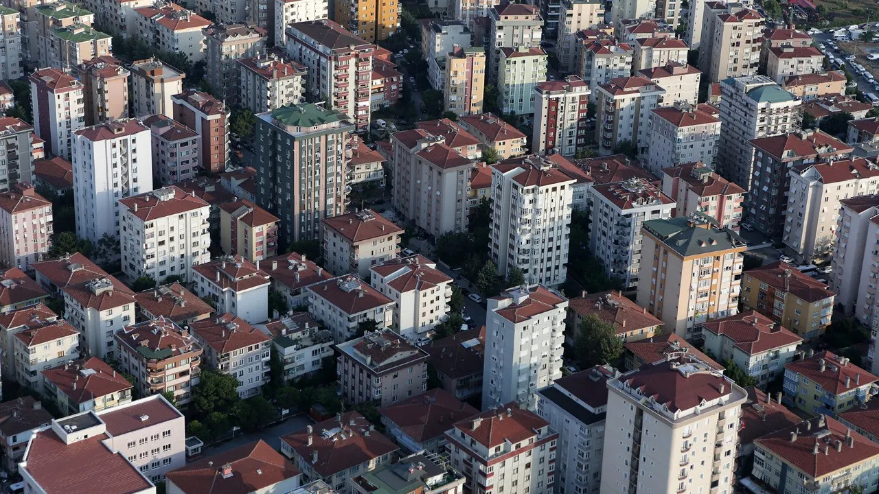 Tarihi Gerileme: Konut Fiyatları Yüzde 14,7 Düştü!