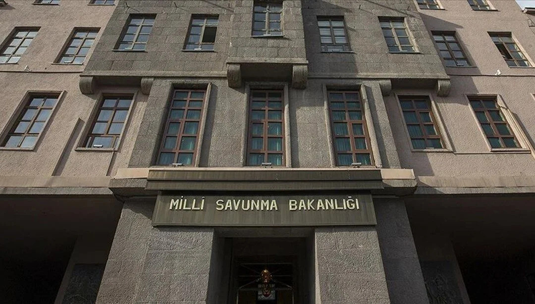 Resmi Gazete’de Yayınlandı: Milli Savunma Bakanlığı 1000 Sözleşmeli Personel Alımı Yapacak!