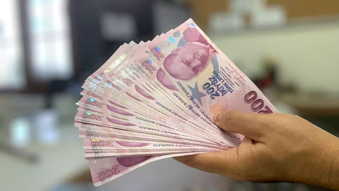 Yeni Banknotlar Gündemde! 500 Ve 1000 TL'lik Banknotlar Geliyor Mu? Karahan Açıkladı!